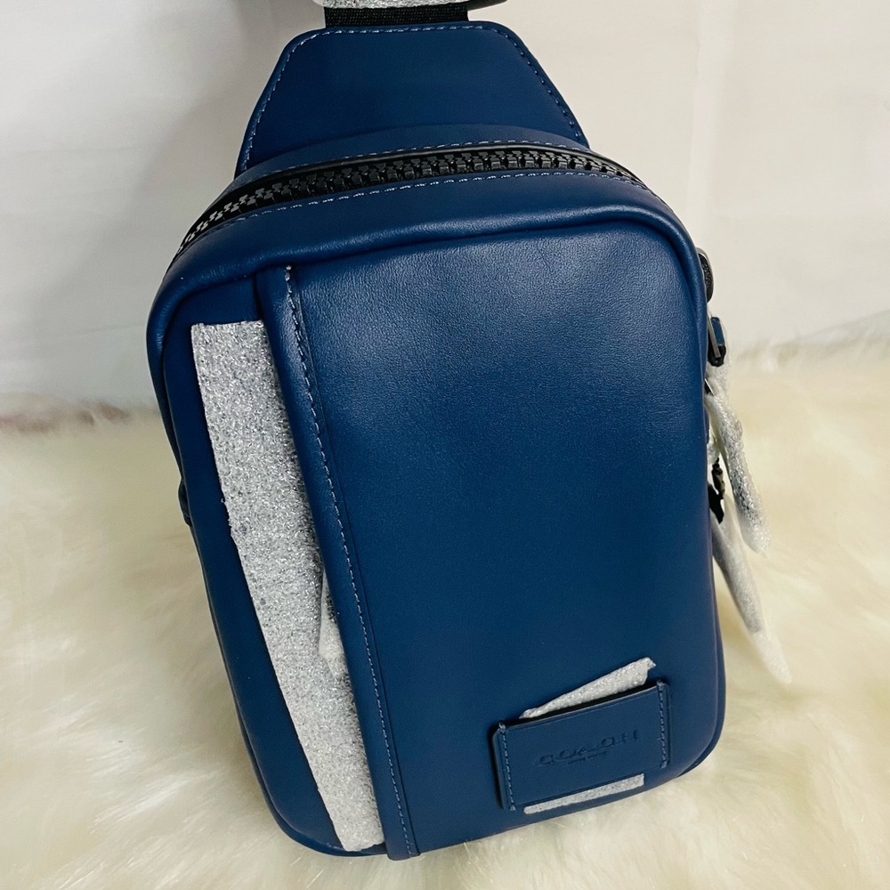 New with tag Coaxh Edge L Pack Blue Sling bag backpack